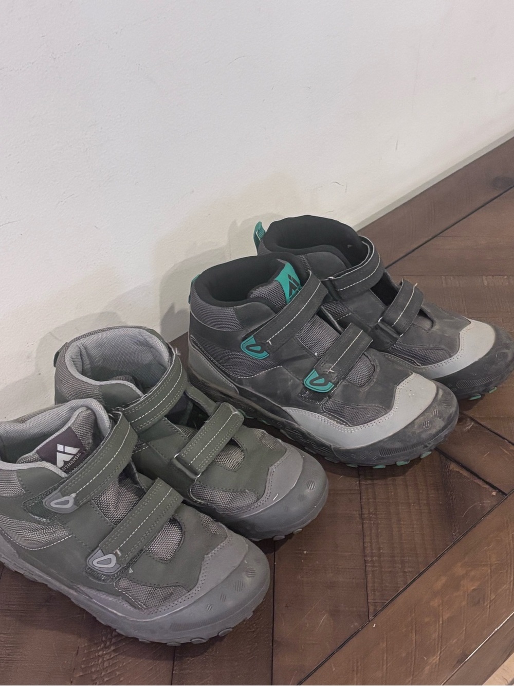 Mishansha Kids Gray & Teal Velcro Hiking Boots